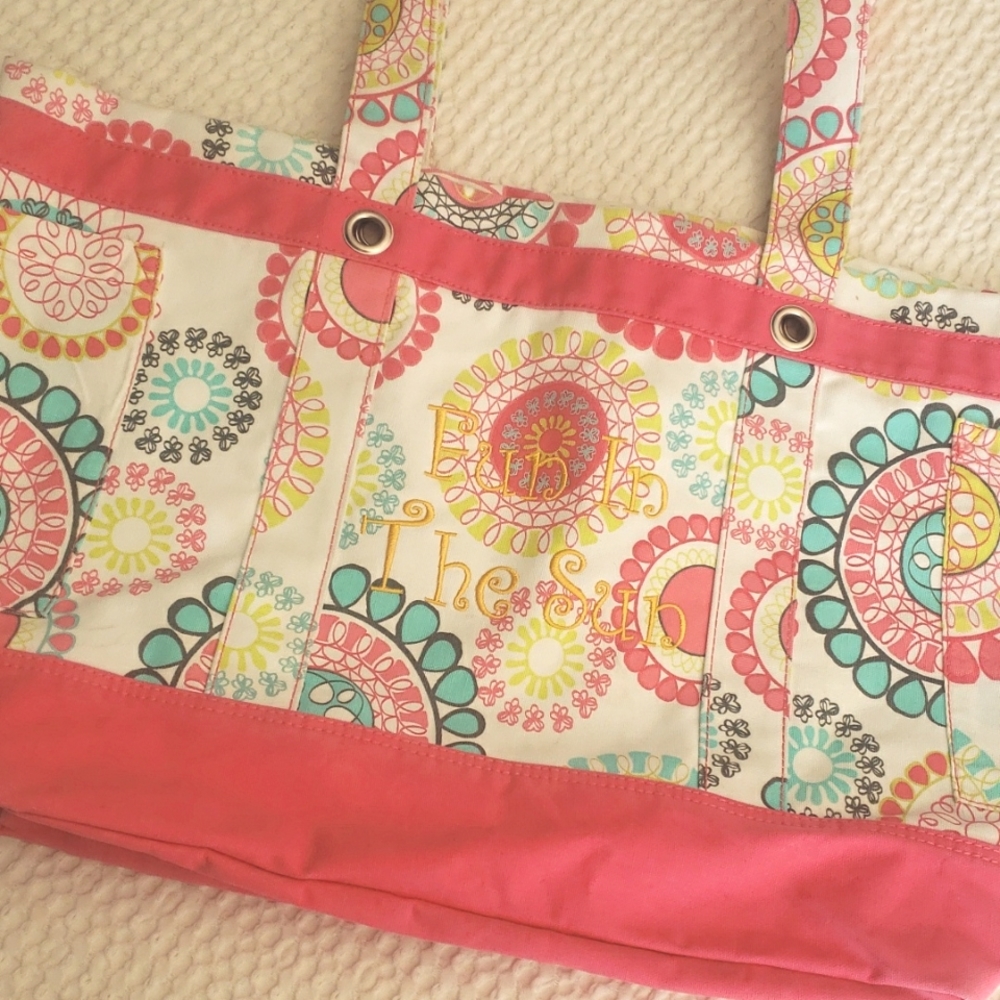 Thirty one Easy Breezy large beach tote in Citrus Medallion